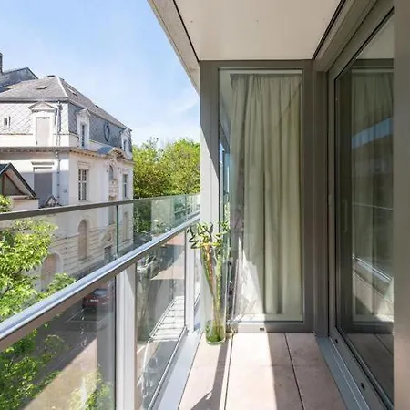 Meretmoi -- Modern In Apartamento *