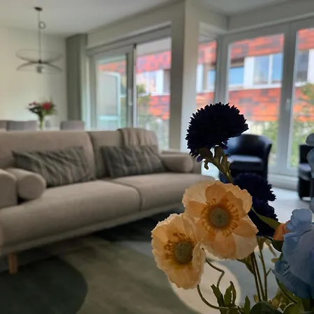 Meretmoi -- Modern In * Οστένδη